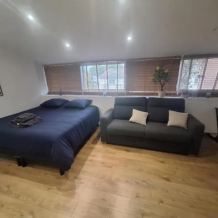 Apartment New! Charming Modern In